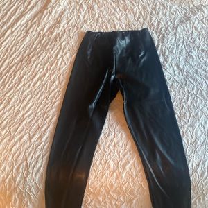 Wilfred aritzia pleather leggings Size L